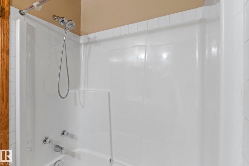 206 10809 Saskatchewan Drive Nw, Edmonton, AB - Indoor Photo Showing Bathroom