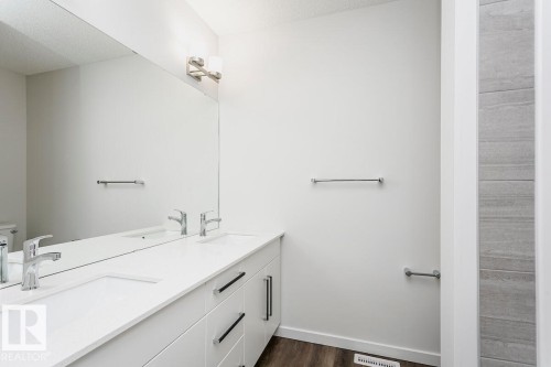 2907 64 Street, Edmonton, AB - Indoor Photo Showing Bathroom