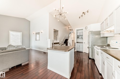 4823 147 Avenue, Edmonton, AB - Indoor Photo Showing Kitchen