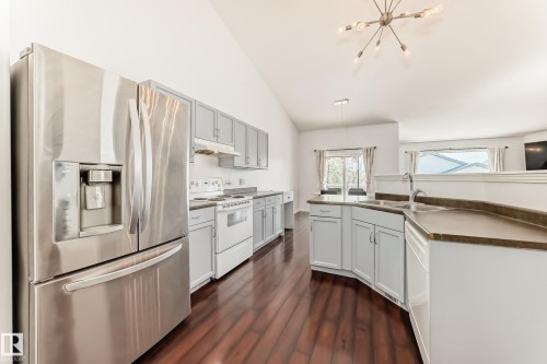4823 147 Avenue, Edmonton, AB - Indoor Photo Showing Kitchen With Double Sink