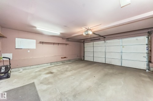 4823 147 Avenue, Edmonton, AB - Indoor Photo Showing Garage