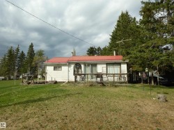 706 Meadow Avenue Rural Barrhead County, AB T0E 1A0