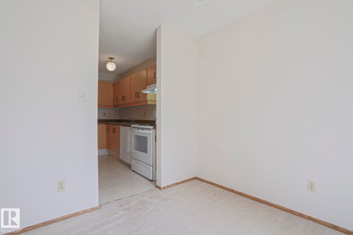 101 60 Alpine Place, St. Albert, AB - Indoor Photo Showing Kitchen
