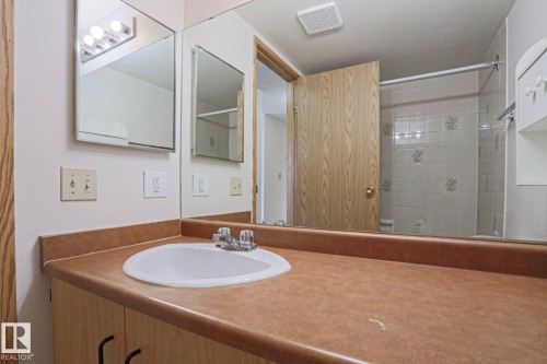 101 60 Alpine Place, St. Albert, AB - Indoor Photo Showing Bathroom