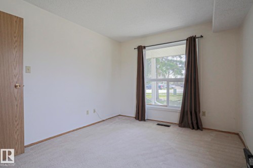 101 60 Alpine Place, St. Albert, AB - Indoor Photo Showing Other Room