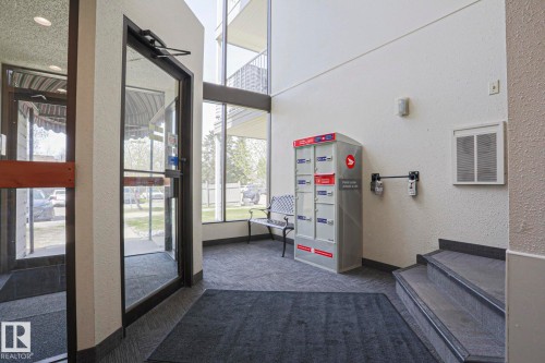 101 60 Alpine Place, St. Albert, AB - Indoor Photo Showing Other Room