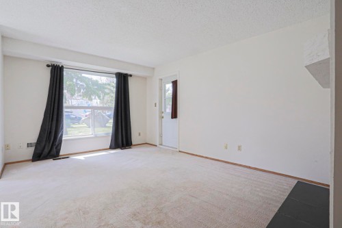 101 60 Alpine Place, St. Albert, AB - Indoor Photo Showing Other Room