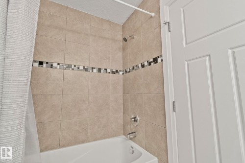 10813 66 Avenue, Edmonton, AB - Indoor Photo Showing Bathroom