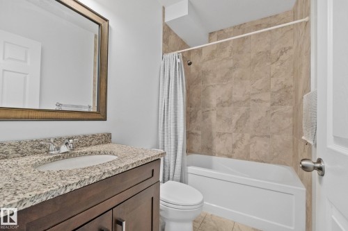 10813 66 Avenue, Edmonton, AB - Indoor Photo Showing Bathroom