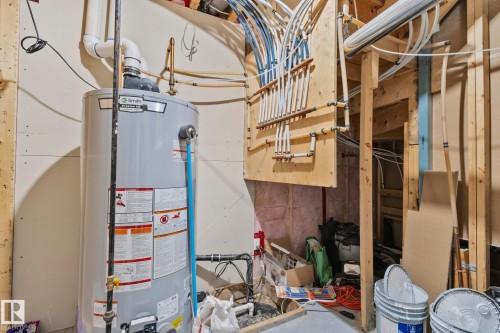 10813 66 Avenue, Edmonton, AB - Indoor
