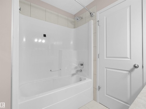7766 Eifert Crescent, Edmonton, AB - Indoor Photo Showing Bathroom