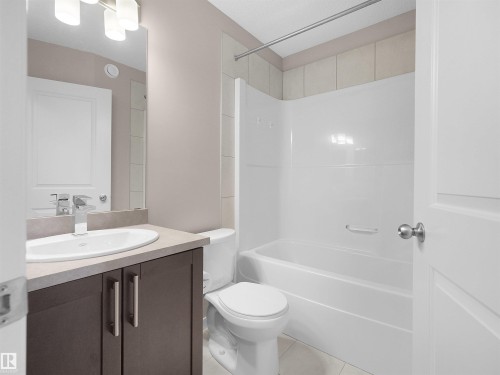 7766 Eifert Crescent, Edmonton, AB - Indoor Photo Showing Bathroom