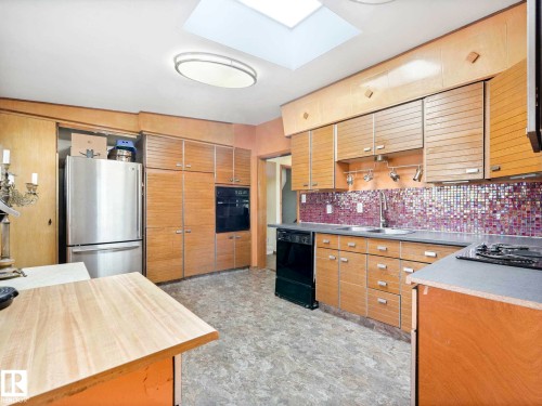 9735 155 Street, Edmonton, AB - Indoor Photo Showing Kitchen