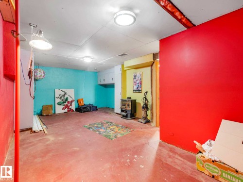 9735 155 Street, Edmonton, AB - Indoor
