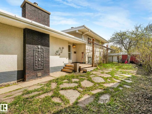 9735 155 Street, Edmonton, AB - Outdoor