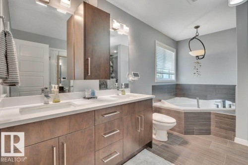 6824 19A Avenue, Edmonton, AB 