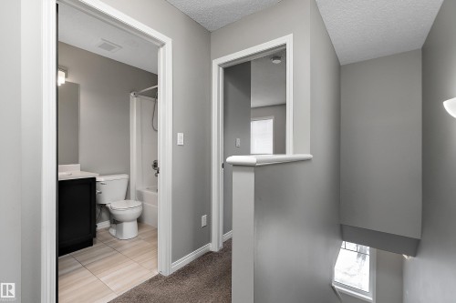 90 3305 Orchards Link Link, Edmonton, AB - Indoor Photo Showing Bathroom