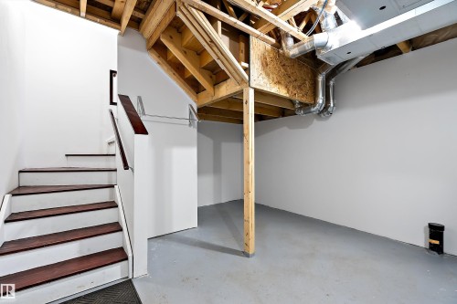 90 3305 Orchards Link Link, Edmonton, AB - Indoor