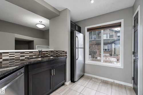 90 3305 Orchards Link Link, Edmonton, AB - Indoor