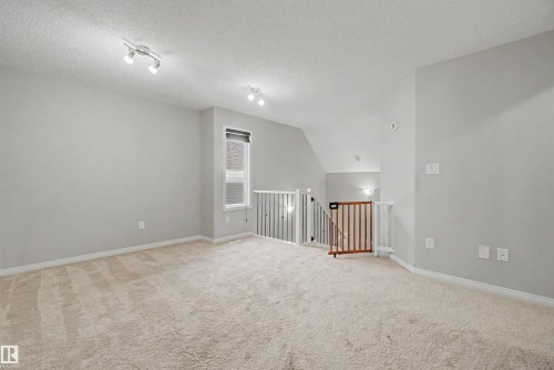 2534 Coughlan Road, Edmonton, AB - Indoor Photo Showing Other Room