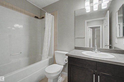2534 Coughlan Road, Edmonton, AB - Indoor Photo Showing Bathroom