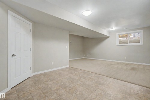 2534 Coughlan Road, Edmonton, AB - Indoor Photo Showing Other Room