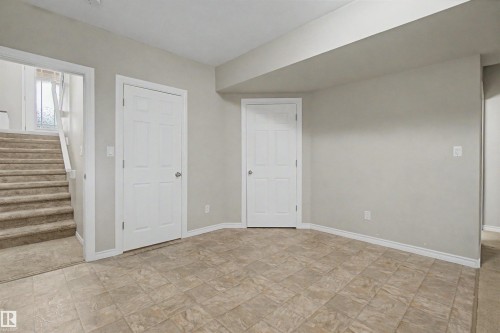2534 Coughlan Road, Edmonton, AB - Indoor Photo Showing Other Room