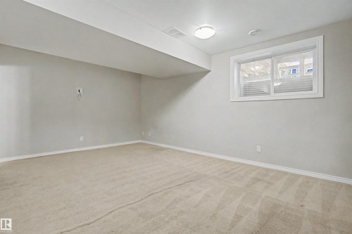 2534 Coughlan Road, Edmonton, AB - Indoor Photo Showing Other Room