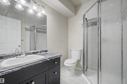 2534 Coughlan Road, Edmonton, AB - Indoor Photo Showing Bathroom