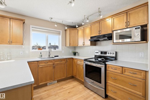 130 Foxhaven Way, Sherwood Park, AB - Indoor Photo Showing Kitchen With Stainless Steel Kitchen