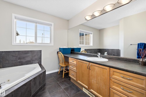 130 Foxhaven Way, Sherwood Park, AB - Indoor Photo Showing Bathroom
