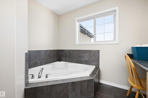 130 Foxhaven Way, Sherwood Park, AB - Indoor Photo Showing Bathroom
