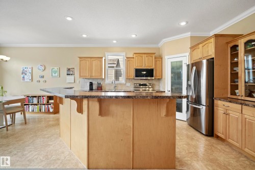 2332 Rutherford Way, Edmonton, AB - Indoor Photo Showing Kitchen With Stainless Steel Kitchen With Upgraded Kitchen