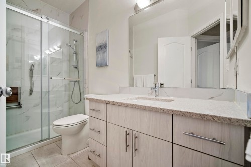 2332 Rutherford Way, Edmonton, AB - Indoor Photo Showing Bathroom