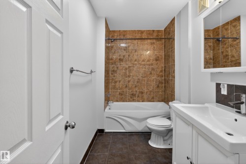 5409 49 Ave, Camrose, AB - Indoor Photo Showing Bathroom