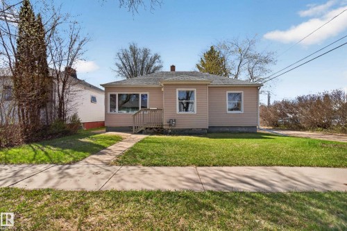 5409 49 Ave  Camrose, AB T4V 0N6