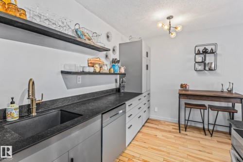 14222 91 Avenue, Edmonton, AB - Indoor Photo Showing Kitchen