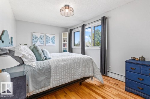 14222 91 Avenue, Edmonton, AB - Indoor Photo Showing Bedroom