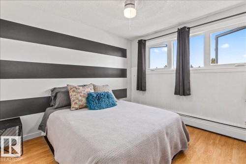 14222 91 Avenue, Edmonton, AB - Indoor Photo Showing Bedroom