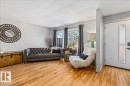 14222 91 Avenue, Edmonton, AB  - Indoor Photo Showing Living Room 