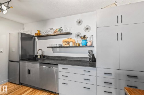 14222 91 Avenue, Edmonton, AB - Indoor Photo Showing Kitchen