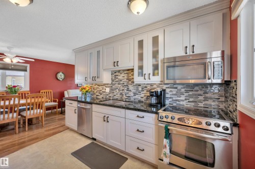 14261 30 Street, Edmonton, AB - Indoor Photo Showing Kitchen With Upgraded Kitchen
