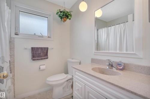 14261 30 Street, Edmonton, AB - Indoor Photo Showing Bathroom