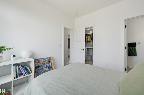 8723 138 Street, Edmonton, AB - Indoor Photo Showing Bedroom