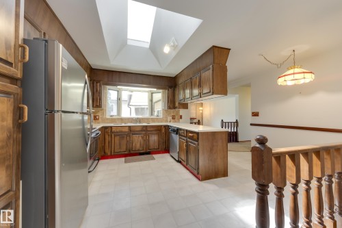 12307 54 Street, Edmonton, AB - Indoor Photo Showing Kitchen