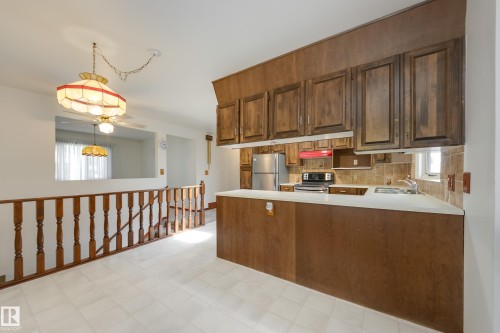 12307 54 Street, Edmonton, AB - Indoor Photo Showing Kitchen