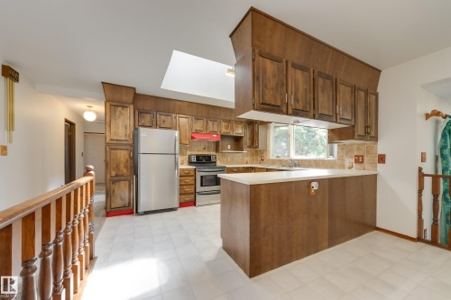 12307 54 Street, Edmonton, AB - Indoor Photo Showing Kitchen
