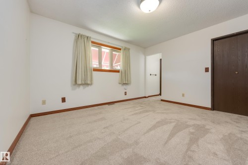 12307 54 Street, Edmonton, AB - Indoor Photo Showing Other Room