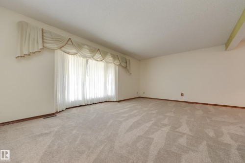 12307 54 Street, Edmonton, AB - Indoor Photo Showing Other Room