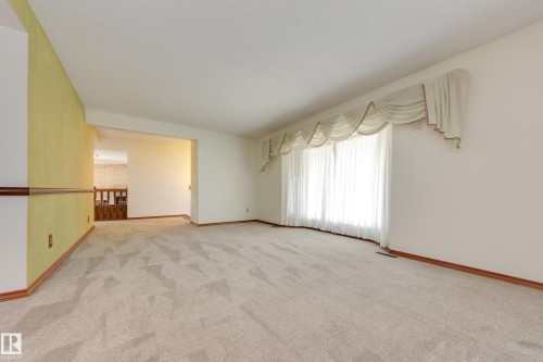 12307 54 Street, Edmonton, AB - Indoor Photo Showing Other Room